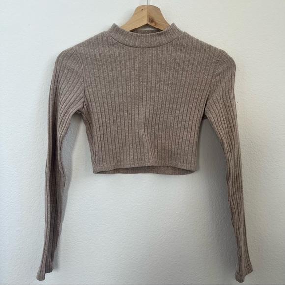 Forever 21 ribbed crop top - Picture 3 of 3